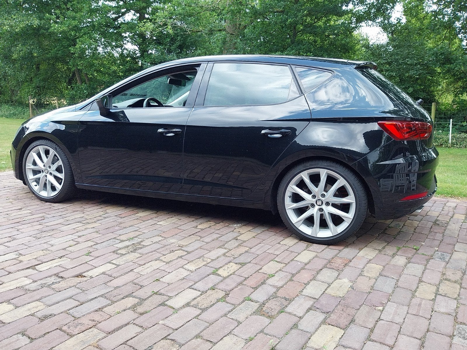 Seat Leon 2.0 TDI FR 135KW 184PK DSG 2019, Auto's, 4 cilinders, 1290 kg, Leon, Zwart