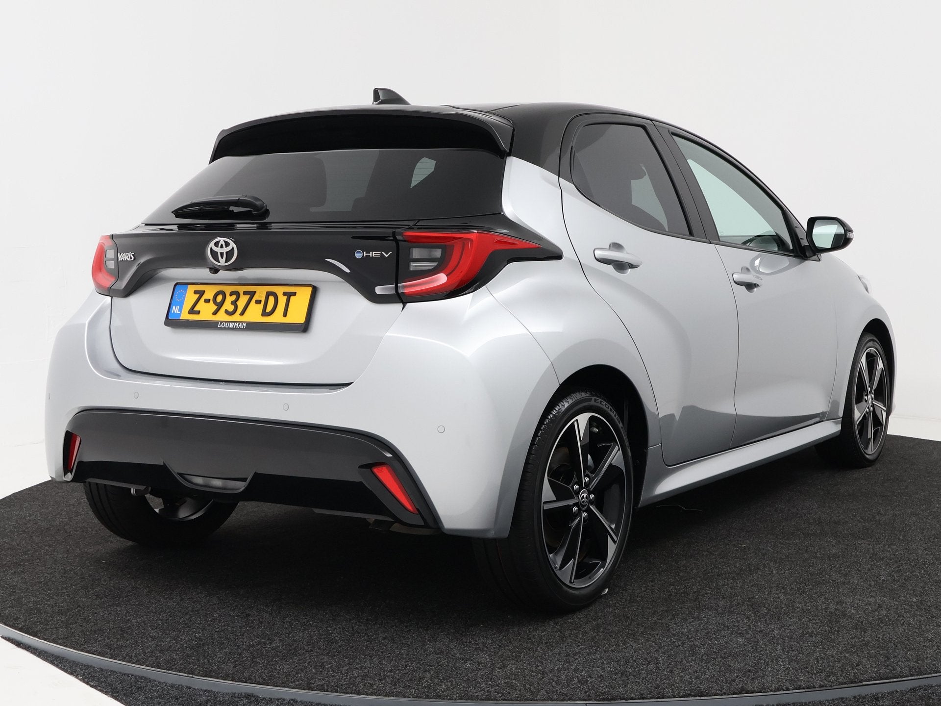 Toyota Yaris 1.5 Hybrid 130 Launch Edition | JBL | BLS | Hea, 450 kg, Gebruikt, Automatische klimaatregeling, 49 €/maand