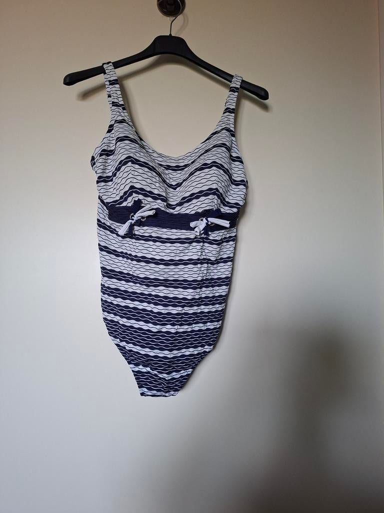 Badpak gebroken wit met donkerblauw, maat46 v borstprothese, Ophalen of Verzenden