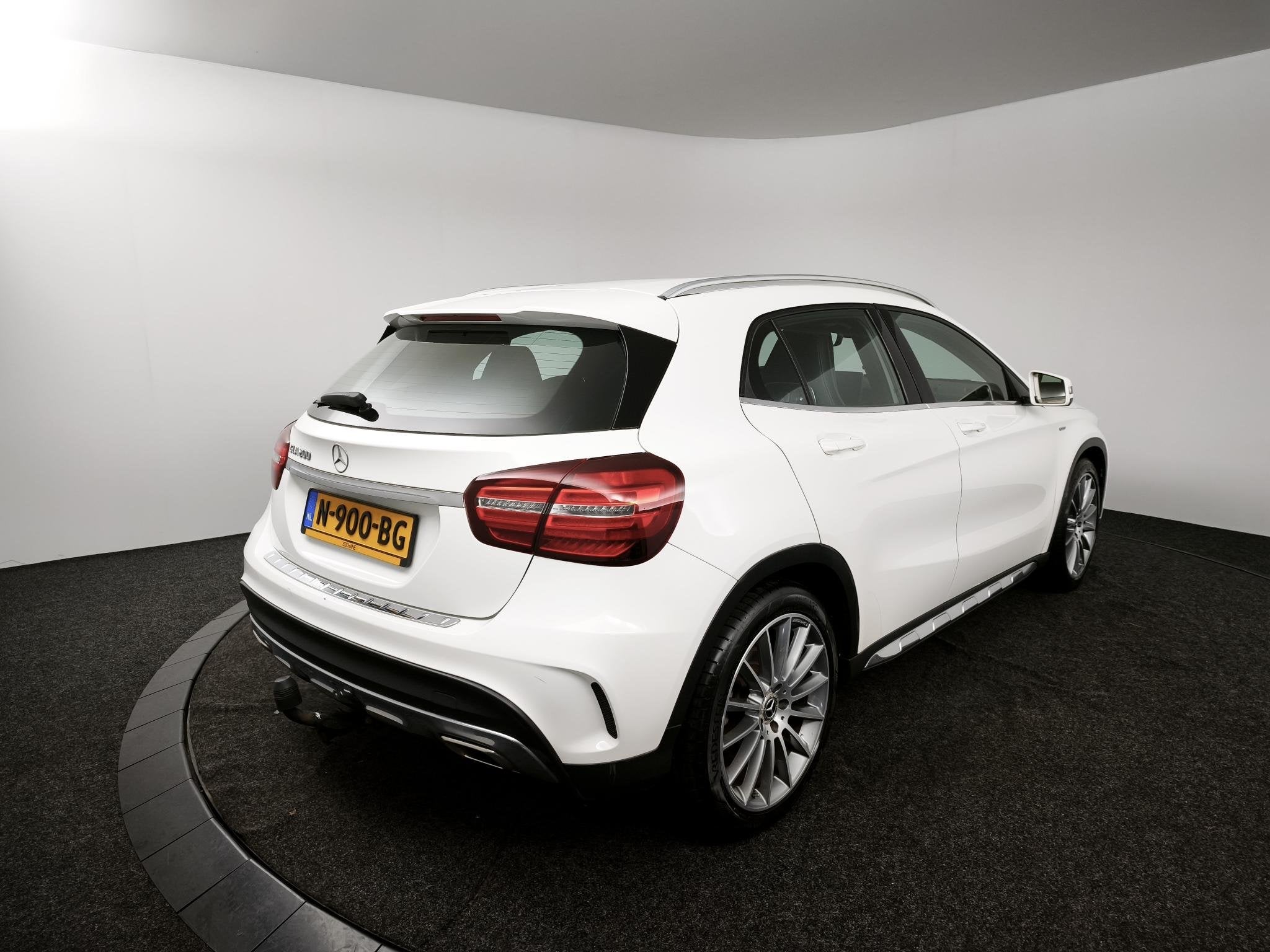 Mercedes-Benz GLA-klasse 200 Business | Trekhaak | Achteruit, Auto's, 15 km/l, Gebruikt, 715 kg, Wit