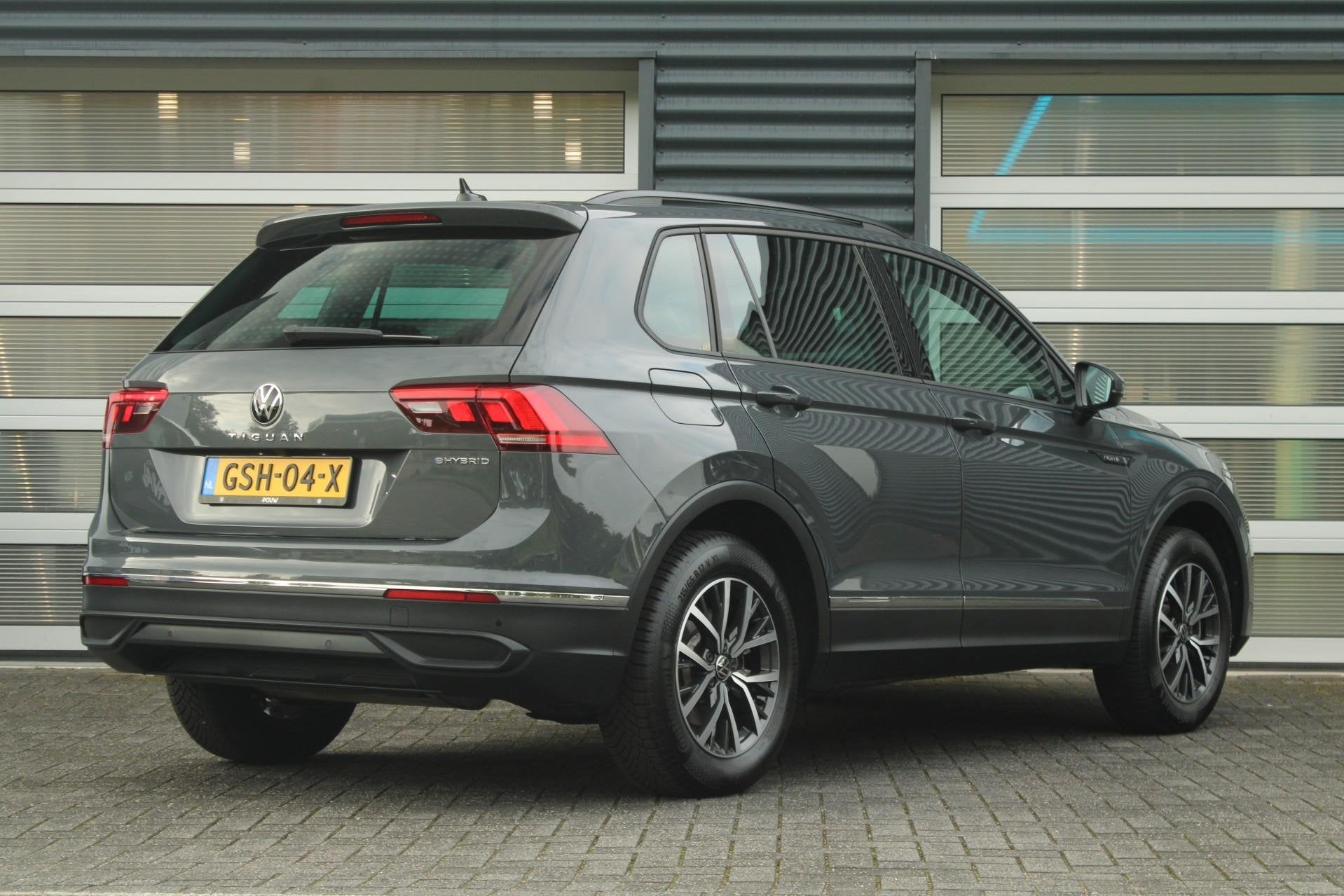 Volkswagen Tiguan 1.4 TSI 245pk eHybrid Life Business | Appl, Auto's, Stof, 4 cilinders, Hybride Elektrisch/Benzine, 10 kWh