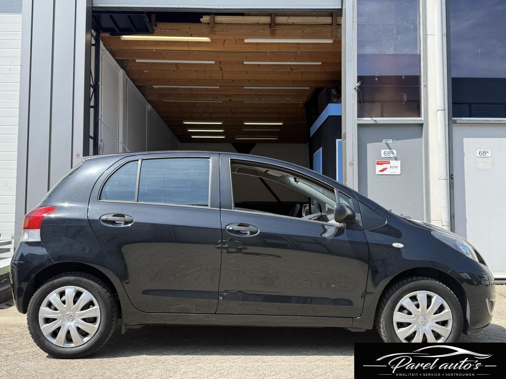 Toyota Yaris 1.0 VVTi Cool|APK|5Deuren|Elek. Ramen, Auto's, Voorwielaandrijving, Zwart, 960 kg, Bedrijf