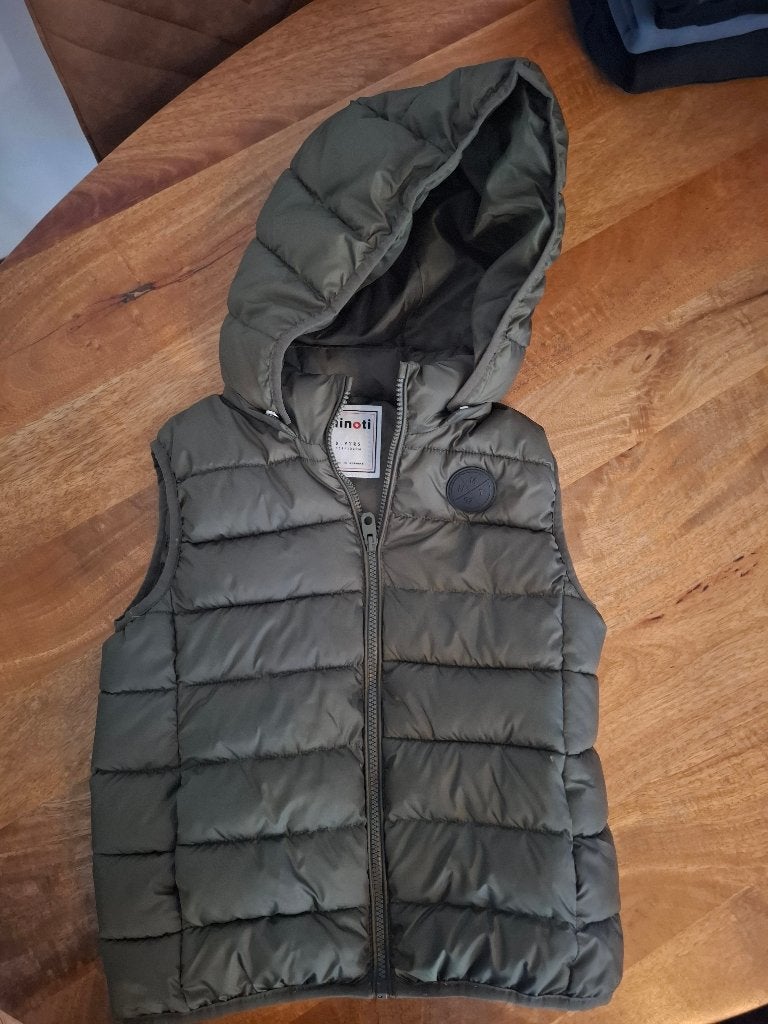 Zgan bodywarmer Minoti maat 128, Ophalen of Verzenden, Zo goed als nieuw, Minoti, Jongen