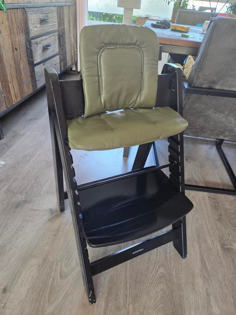 KIDSMILL Up! meegroeistoel met kussen - Zwart/Groen, Kinderen en Baby's, Kinderstoelen, Ophalen, Gebruikt, Meegroeistoel, Aanschuifbaar