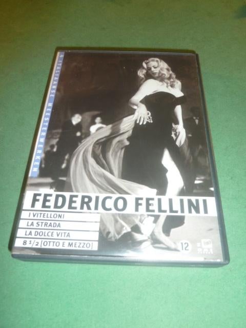 Frederico Fellini 4 dvd-box Vitelloni 8½ Strada Dolce vita, Cd's en Dvd's, Dvd's | Filmhuis, Alle leeftijden, Verzenden, Zo goed als nieuw