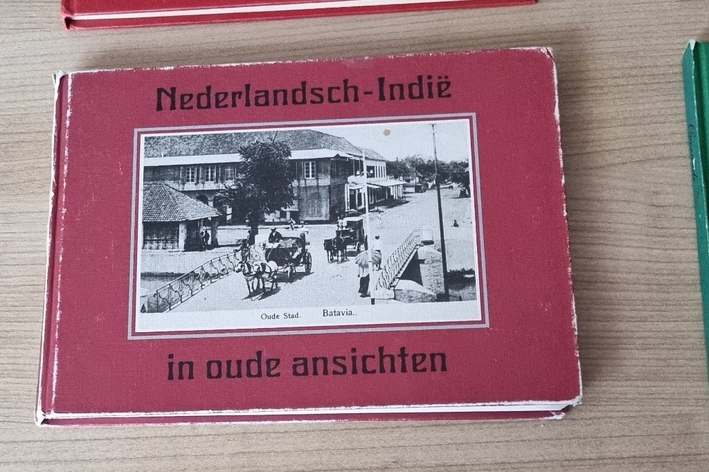 Nederlands-Indië in oude ansichten, Ophalen of Verzenden, Gelezen
