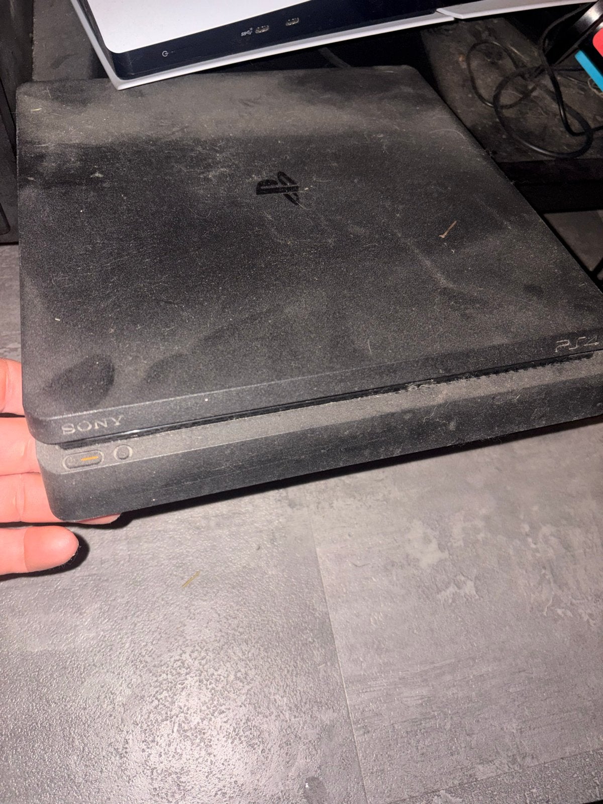 PlayStation 4 met 2 controllers en games