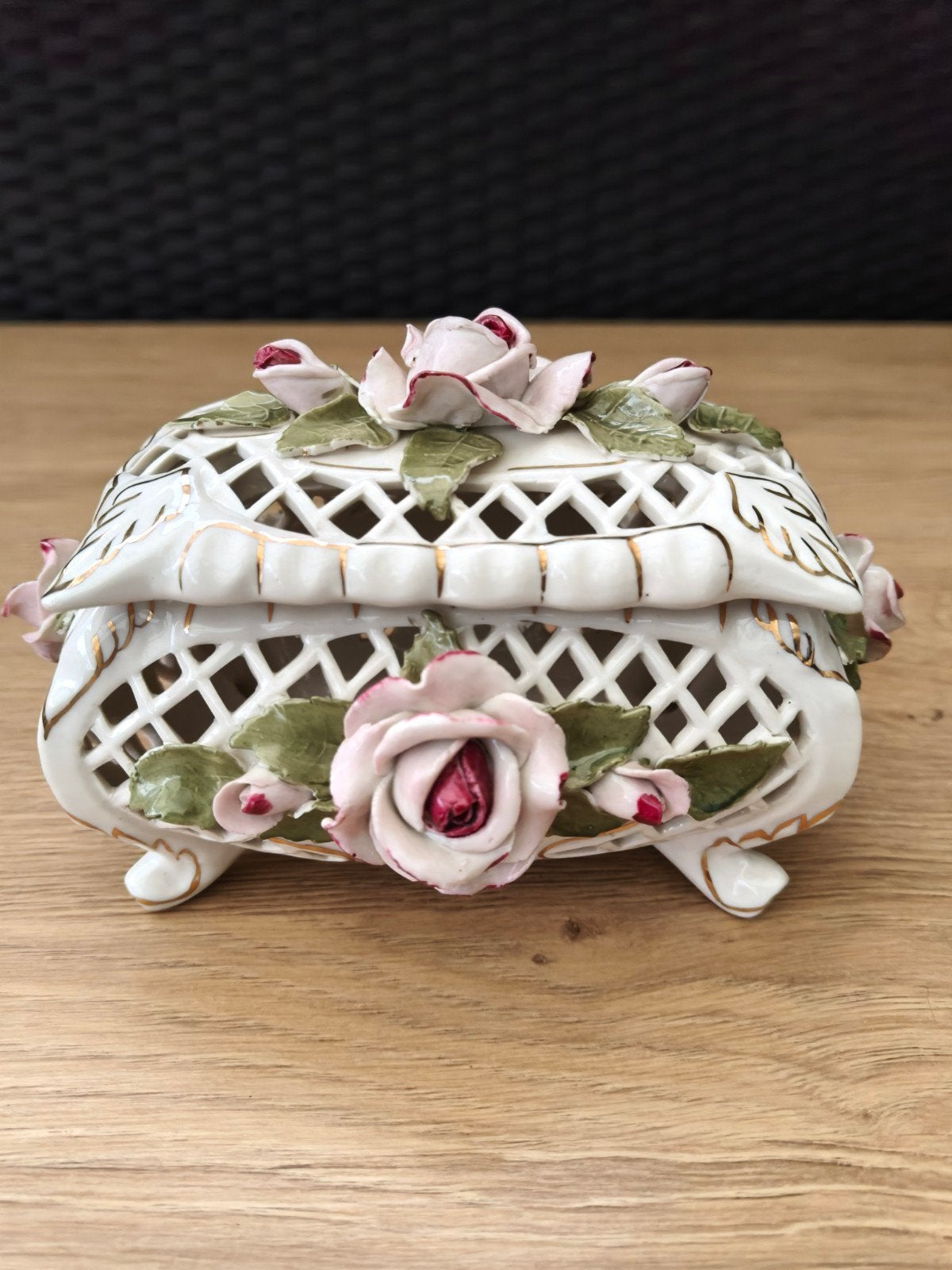 mooi schaaltje met bloemen van porselein, Ophalen of Verzenden