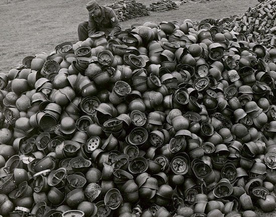 Gezocht: Duitse WW2 Helmen - Goede Prijzen Betaald!, Verzamelen, Ophalen of Verzenden, Duitsland, Helm of Baret