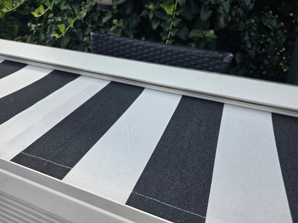 Mooi elektrische zonnescherm 4,90 x 3 meter zgan., Ophalen, 450 cm of meer, Elektrisch, Zo goed als nieuw