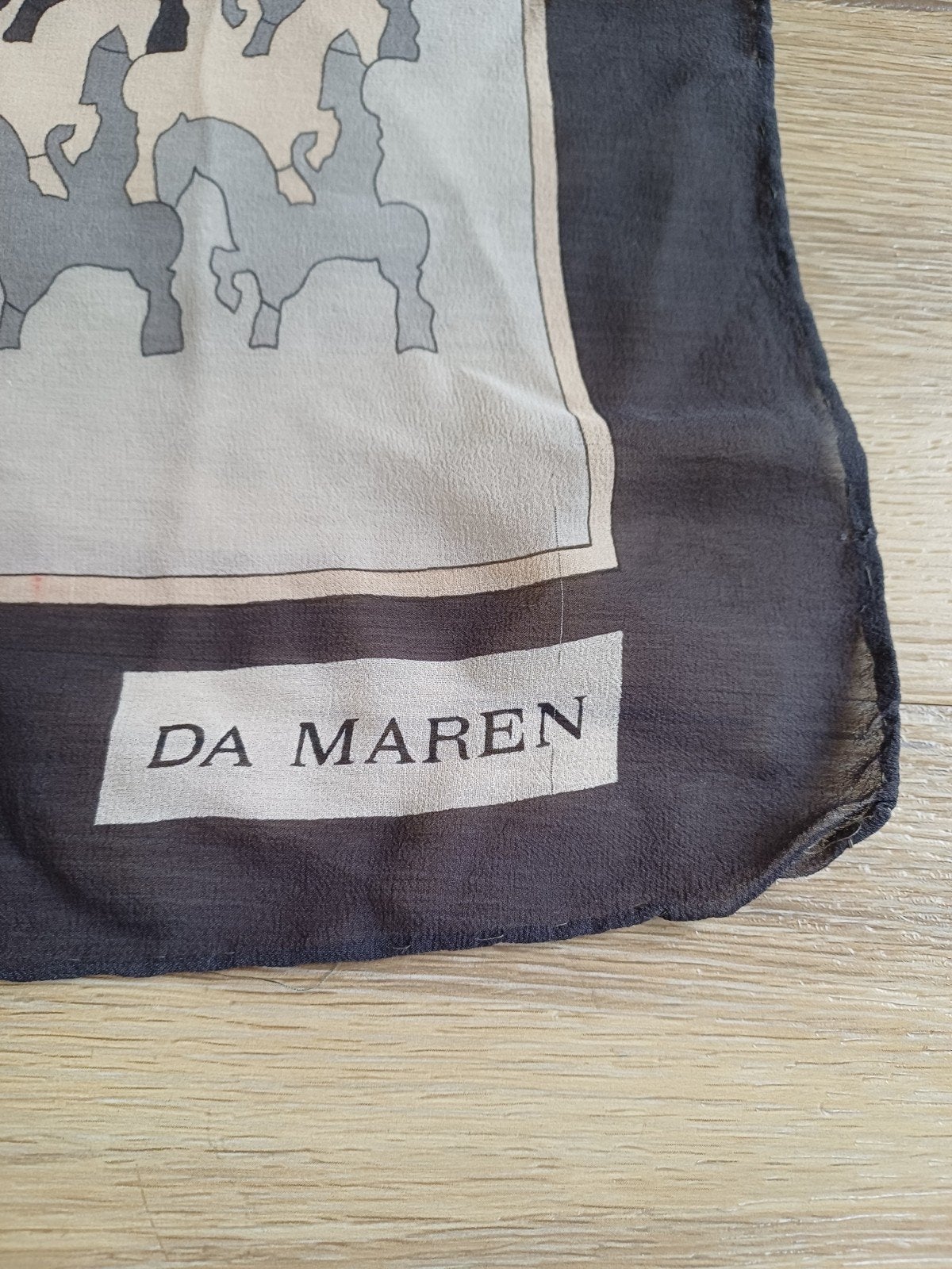 DA MAREN Sjaal met paardenprint - naad los, gaatje, DA MAREN, Ophalen of Verzenden, Gedragen, Sjaal