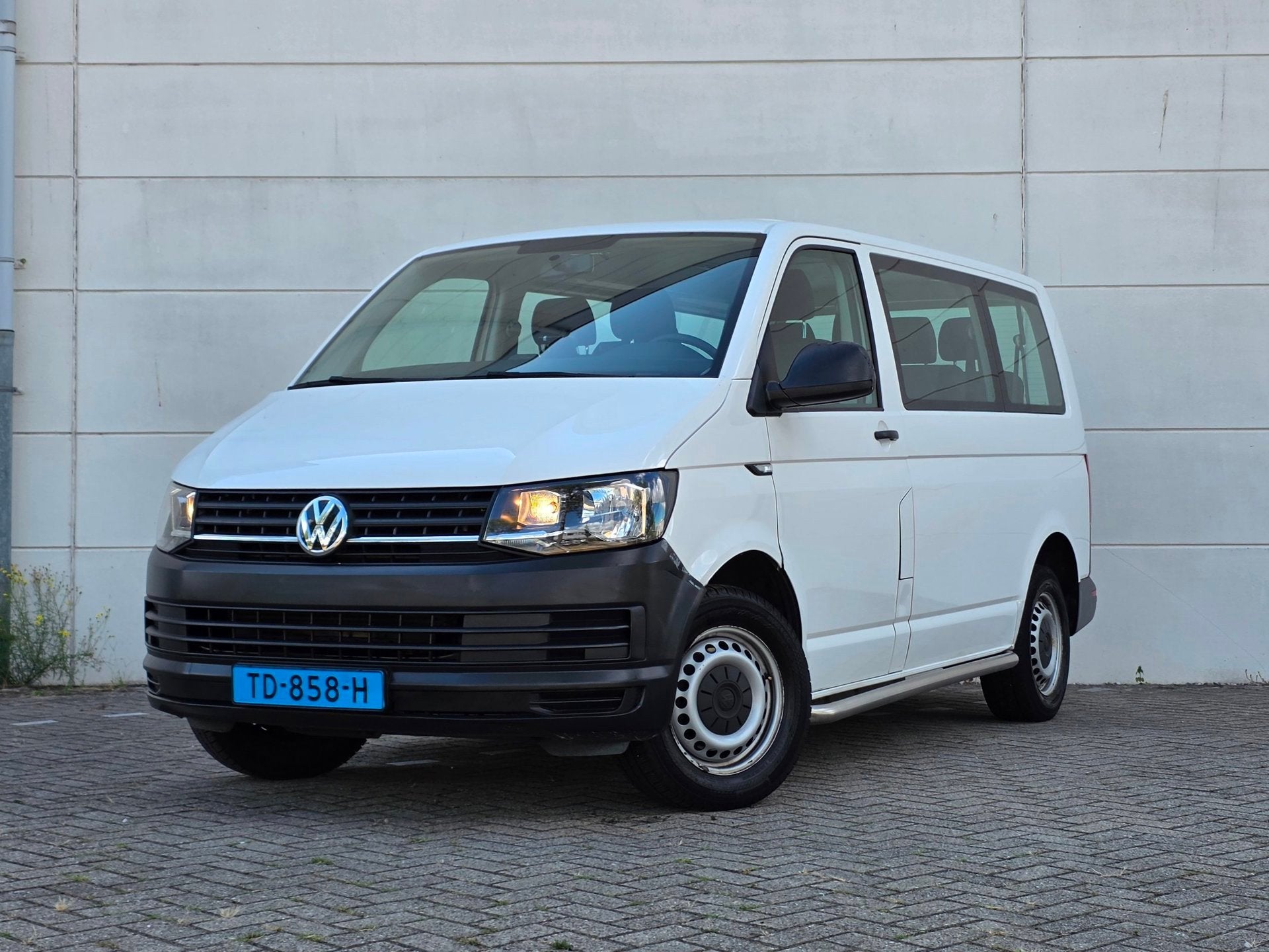 Volkswagen Transporter Kombi 2.0 TSi 150pk 9-Pers. L2 CNG |E, Auto's, Voorwielaandrijving, Stof, Gebruikt, Euro 6