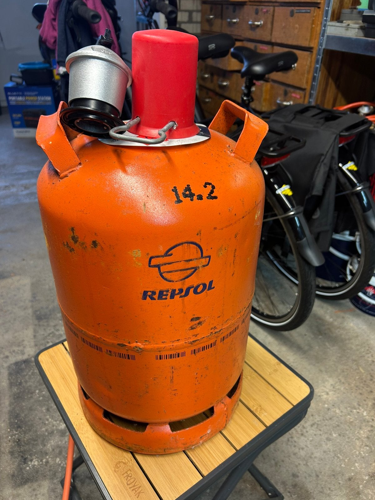 Spaanse gasfles met adapter, Ophalen, Gebruikt