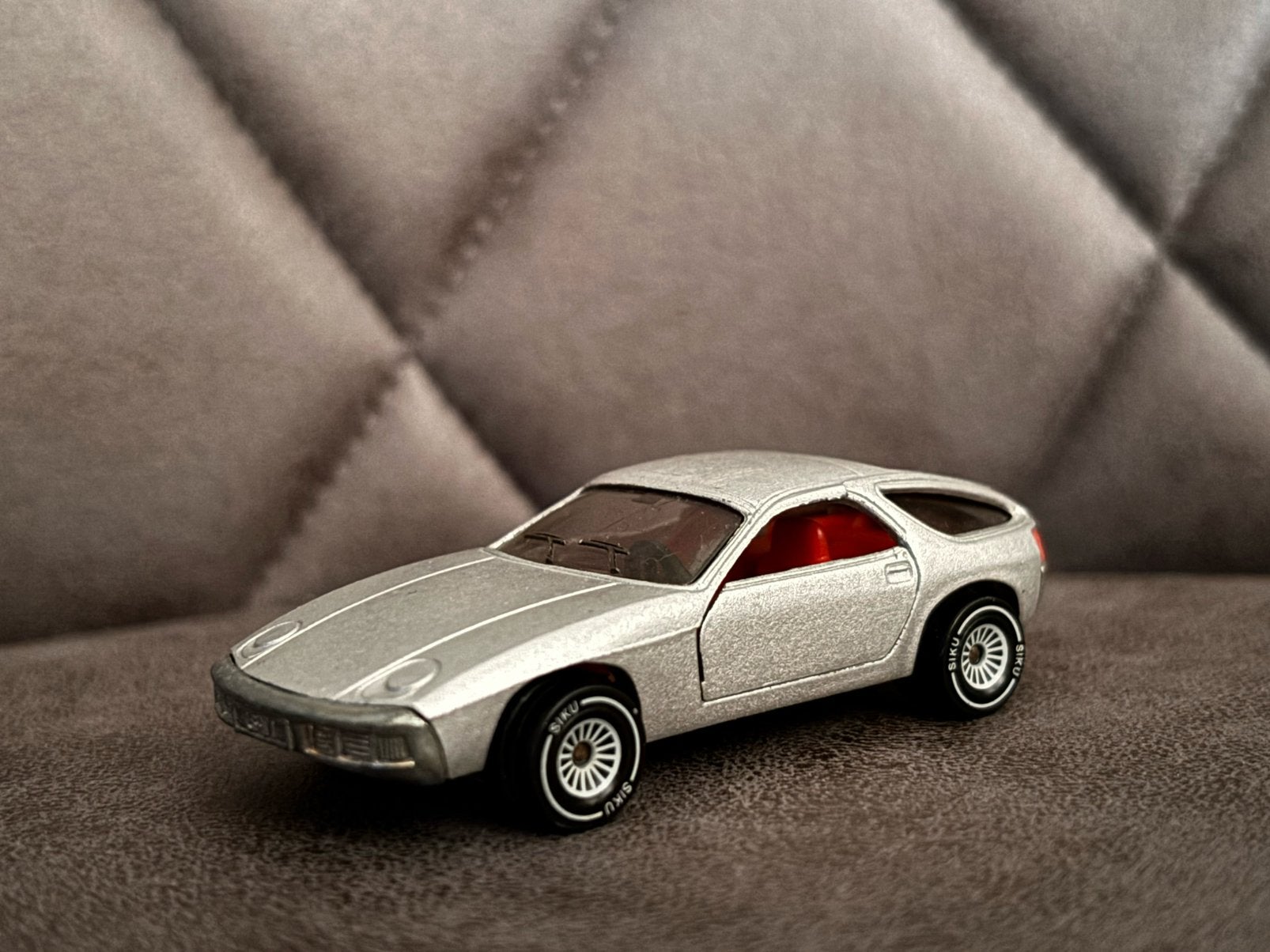 Porsche 928 modelauto, Verzenden, Zo goed als nieuw, Auto