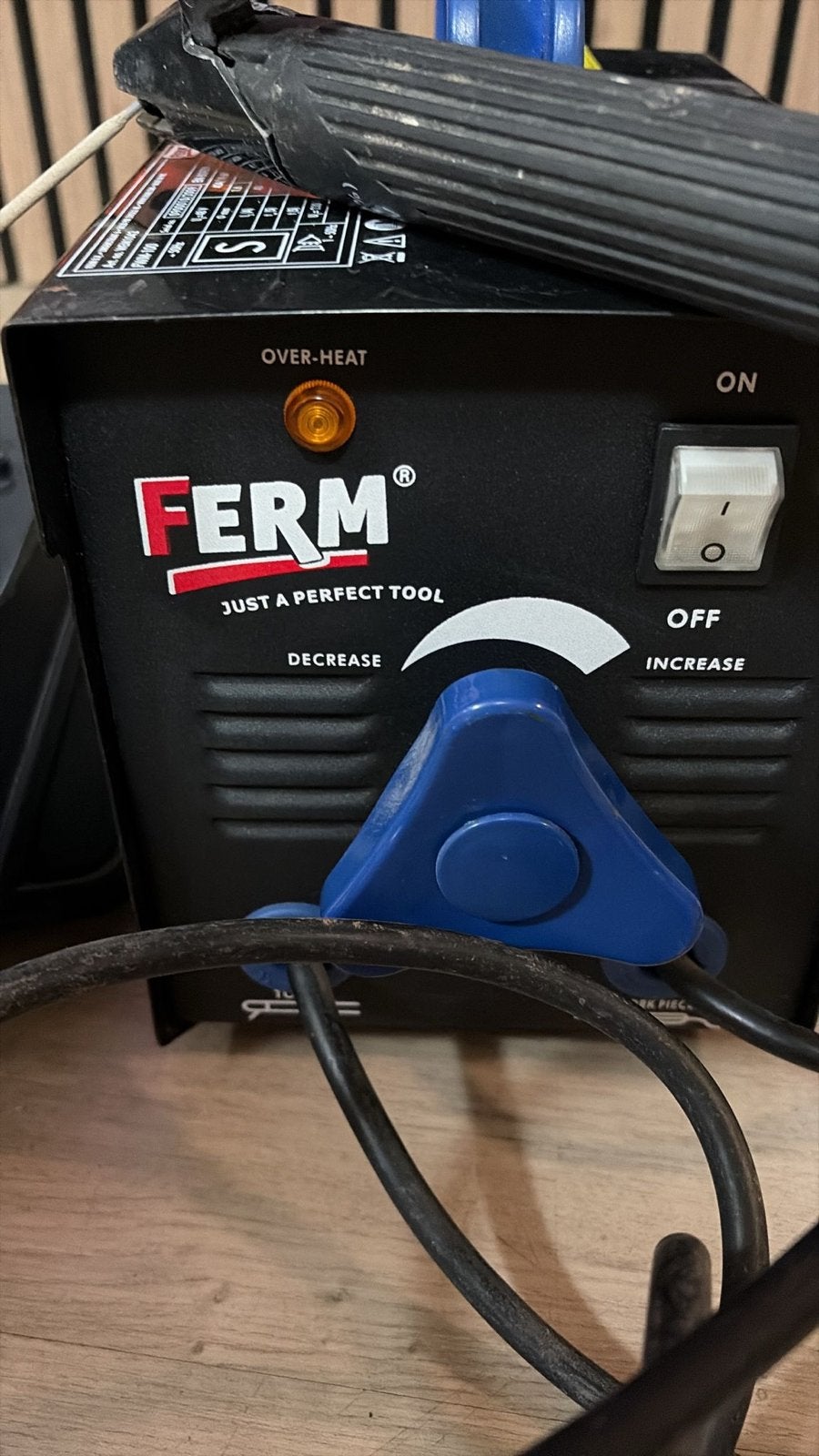 Ferm Lasapparaat met laskap en laselektroden, Doe-het-zelf en Verbouw, Ophalen, Gebruikt, Minder dan 150 ampère, Elektroden