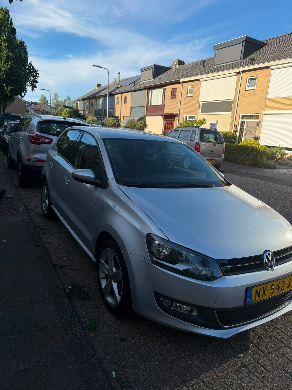 Volkswagen Polo 1.4 63KW AUT 2013 Grijs, Auto's, Zwart, 4 cilinders, Overige bekleding, 49 €/maand