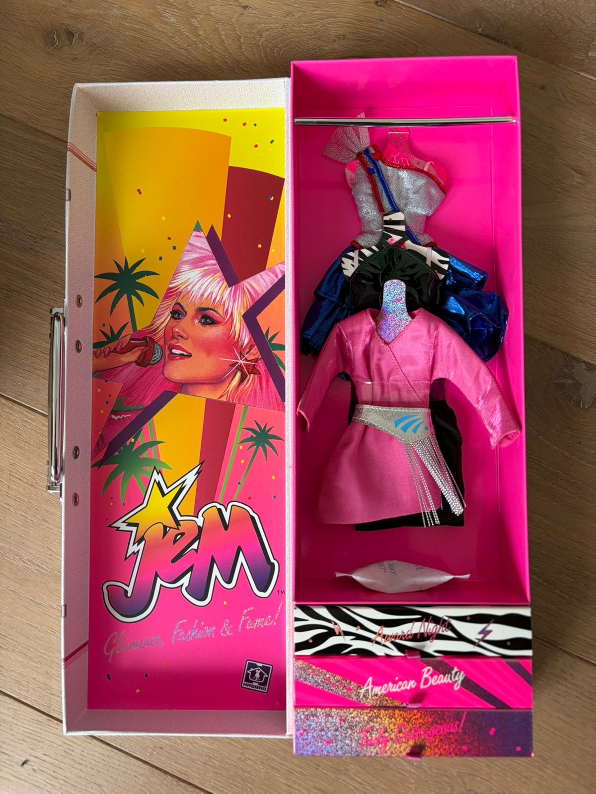 Music Medley Fashion Pack JEM and the holograms, Ophalen of Verzenden, Nieuw, Fashion Doll