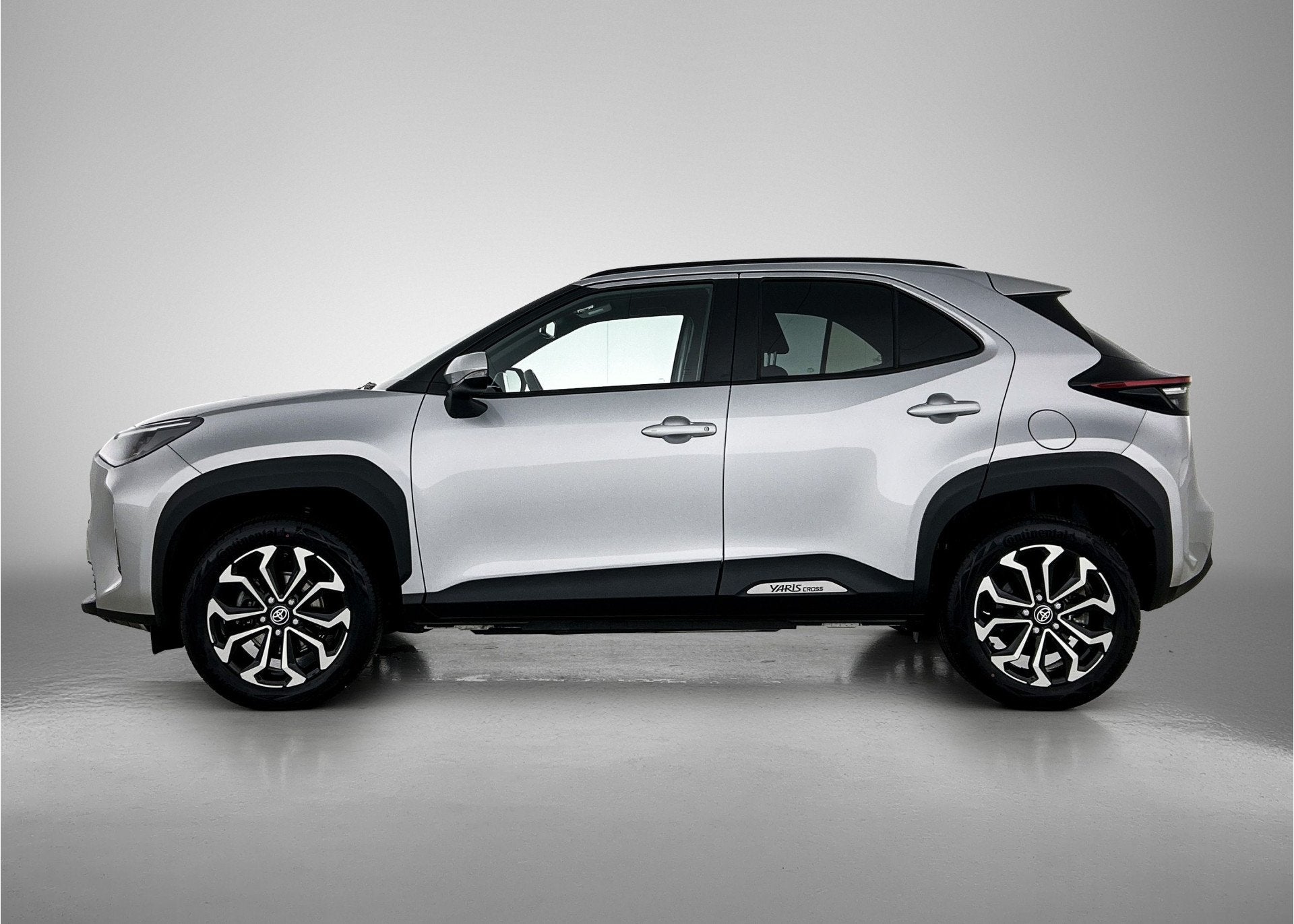 Toyota Yaris Cross 1.5 Hybrid Dynamic AWD | BTW Voertuig | A, Auto's, 12 maanden, Stof, Gebruikt, 116 pk