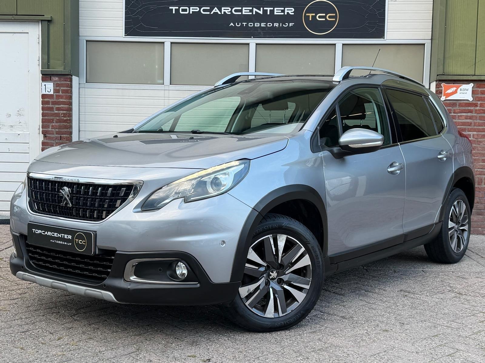 Peugeot 2008 1.2 Allure/PANO/CAMERA/TREKH/NAVI/PARKS/APK/NAP, Voorwielaandrijving, Origineel Nederlands, Bedrijf, Handgeschakeld