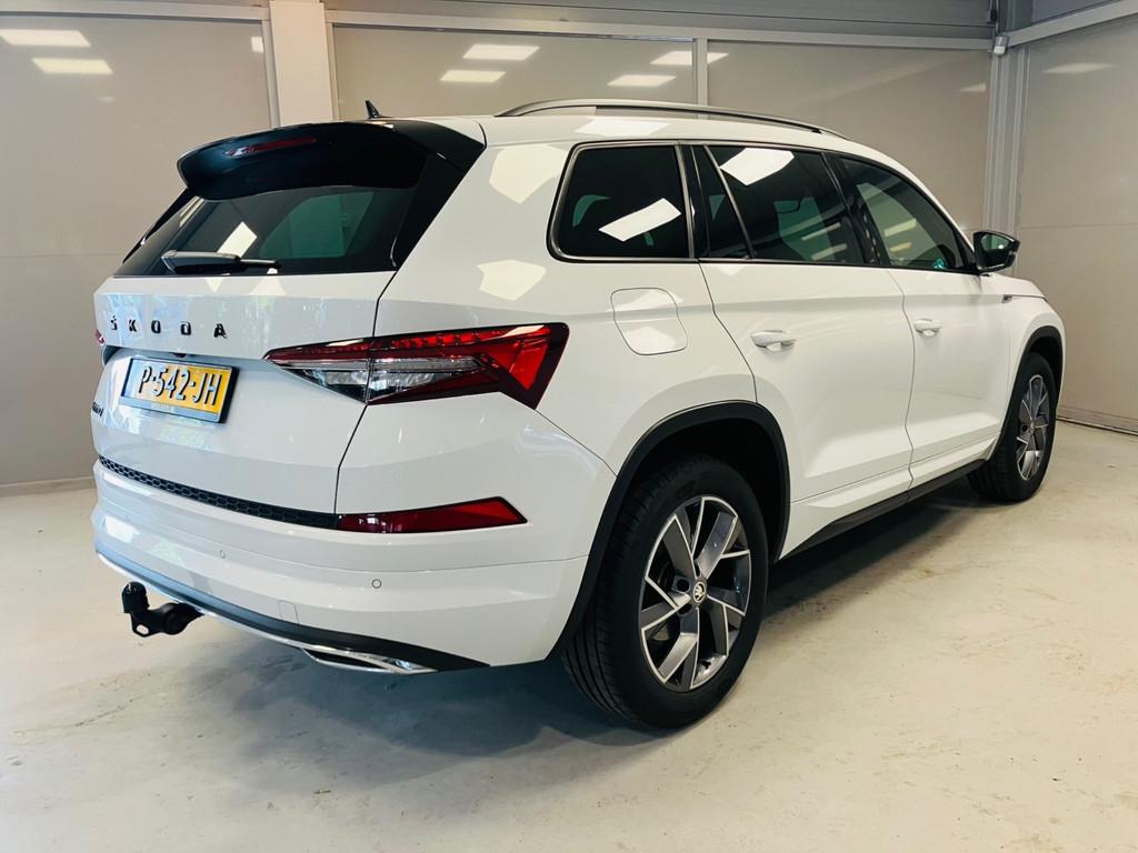 Skoda Kodiaq 1.5 TSI Sportline Business 7p. |MATRIX LED | AL, Auto's, Skoda, 1566 kg, 4 cilinders, 150 pk, 7 stoelen