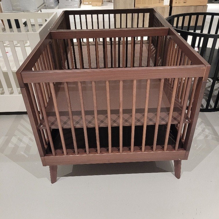 Europe Baby Olivia II Box - Walnoot/Walnoot., Ophalen, Zo goed als nieuw, Rechthoekig, In hoogte verstelbaar