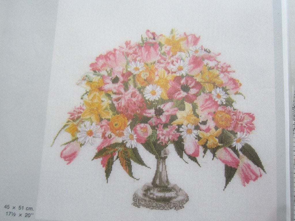 borduurpatroon THEA GOUVERNEUR, HERFST LENTE WINTER BOEKET, Ophalen of Verzenden, Zo goed als nieuw, Handborduren, Patroon