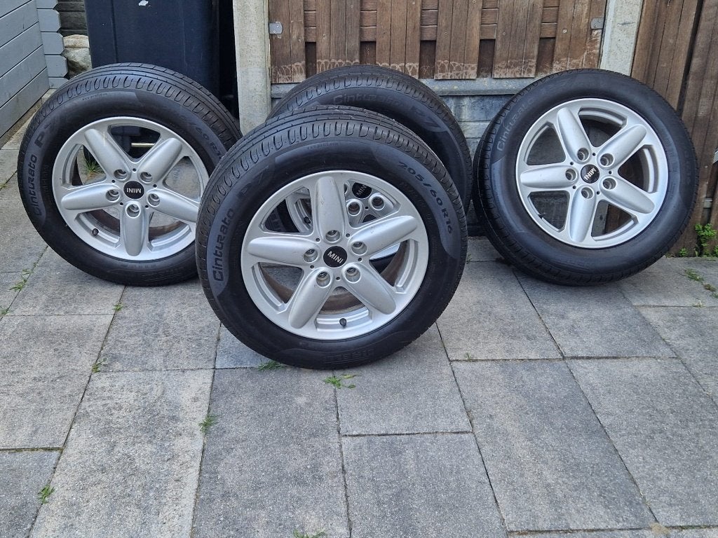 4 Pirelli Banden met Velgen van het merk Mini, Ophalen, Mini