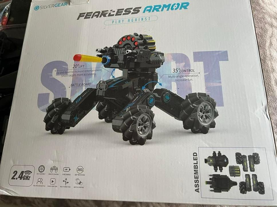 Bestuurbare auto Silvergear. Model Fearless Armor.Oplaadbaar, Kinderen en Baby's, Speelgoed | Speelgoedvoertuigen, Nieuw, Afstandsbediening