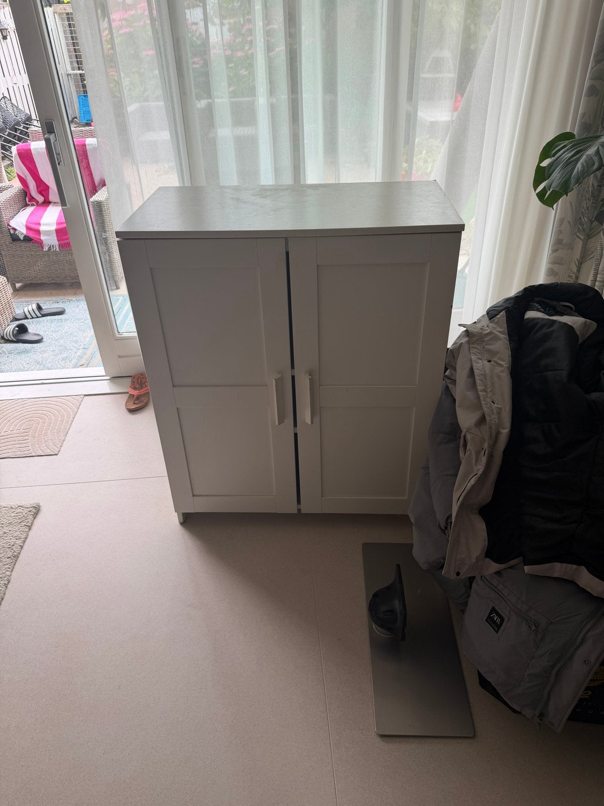 Witte kast met 2 deuren en planken, Ophalen, Gebruikt