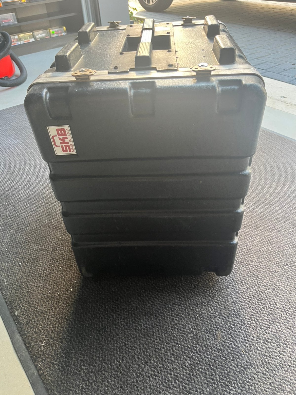 SKB Flightcase vliegtuig koffer, Ophalen, Gebruikt, Hard kunststof
