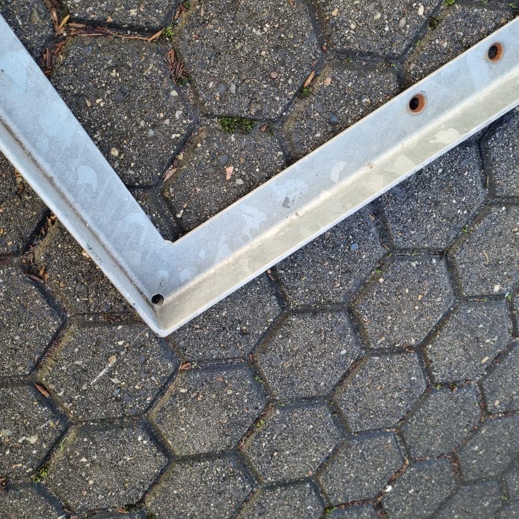 METALEN FRAME VLOERROOSTER VLOERLUIK KRUIPRUIMTE GEGALV., Tuin en Terras, Ophalen of Verzenden, Gebruikt, Gietijzer