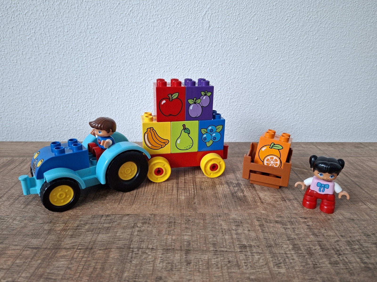 LEGO DUPLO Tractor met fruit en figuren 10615, Overige thema's, Ophalen of Verzenden, Zo goed als nieuw, Compleet