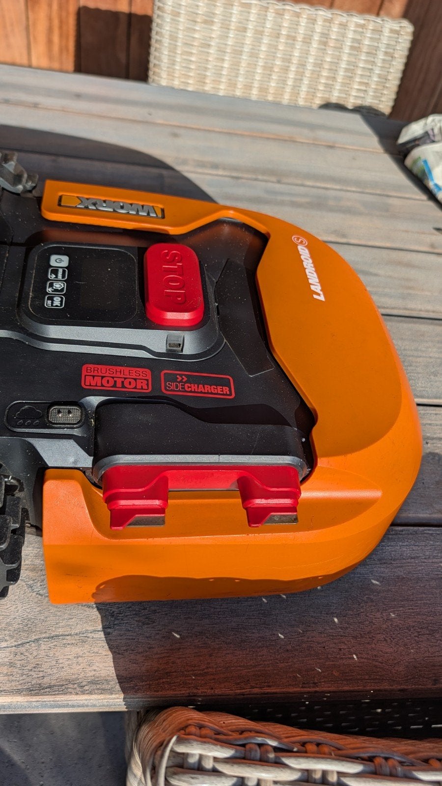 Worx Landroid WR130E Robotmaaier - Compleet met overkapping, Ophalen, Cirkelmaaier, Gebruikt, Minder dan 30 cm