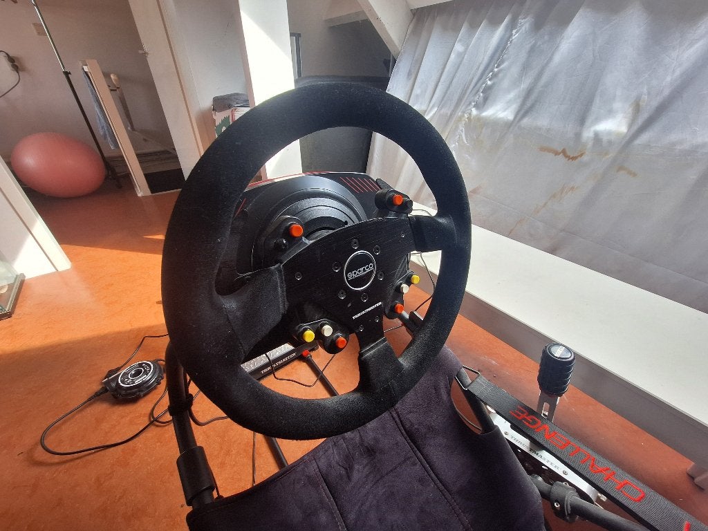 Thrustmaster sim set (ts-xw, rem met load cell, handrem), Ophalen, Zo goed als nieuw, Trustmaster
