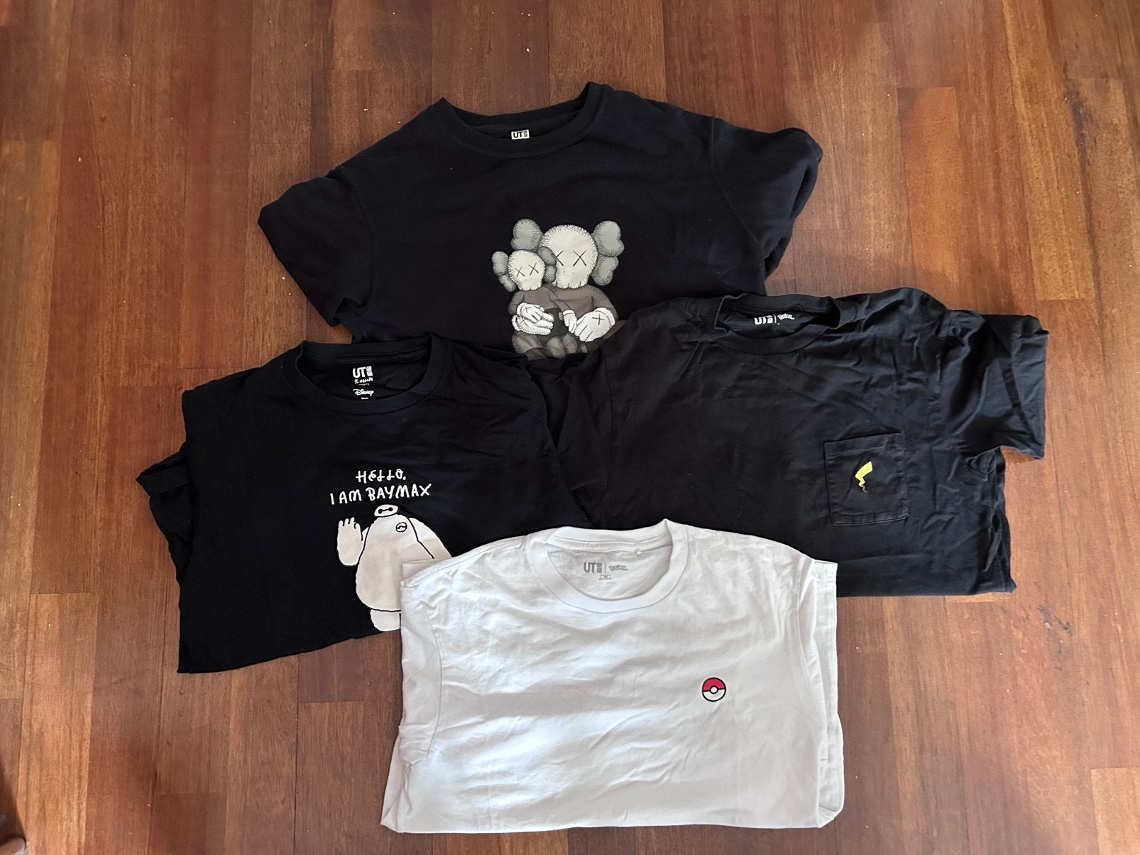 Uniqlo sweater+3 t-shirts, Ophalen of Verzenden, Gebruikt, Jongen, Shirt of Longsleeve