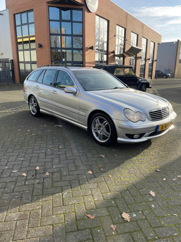 Mercedes-Benz c32 amg nieuwe apk, Automaat, Achterwielaandrijving, Zwart, 1595 kg