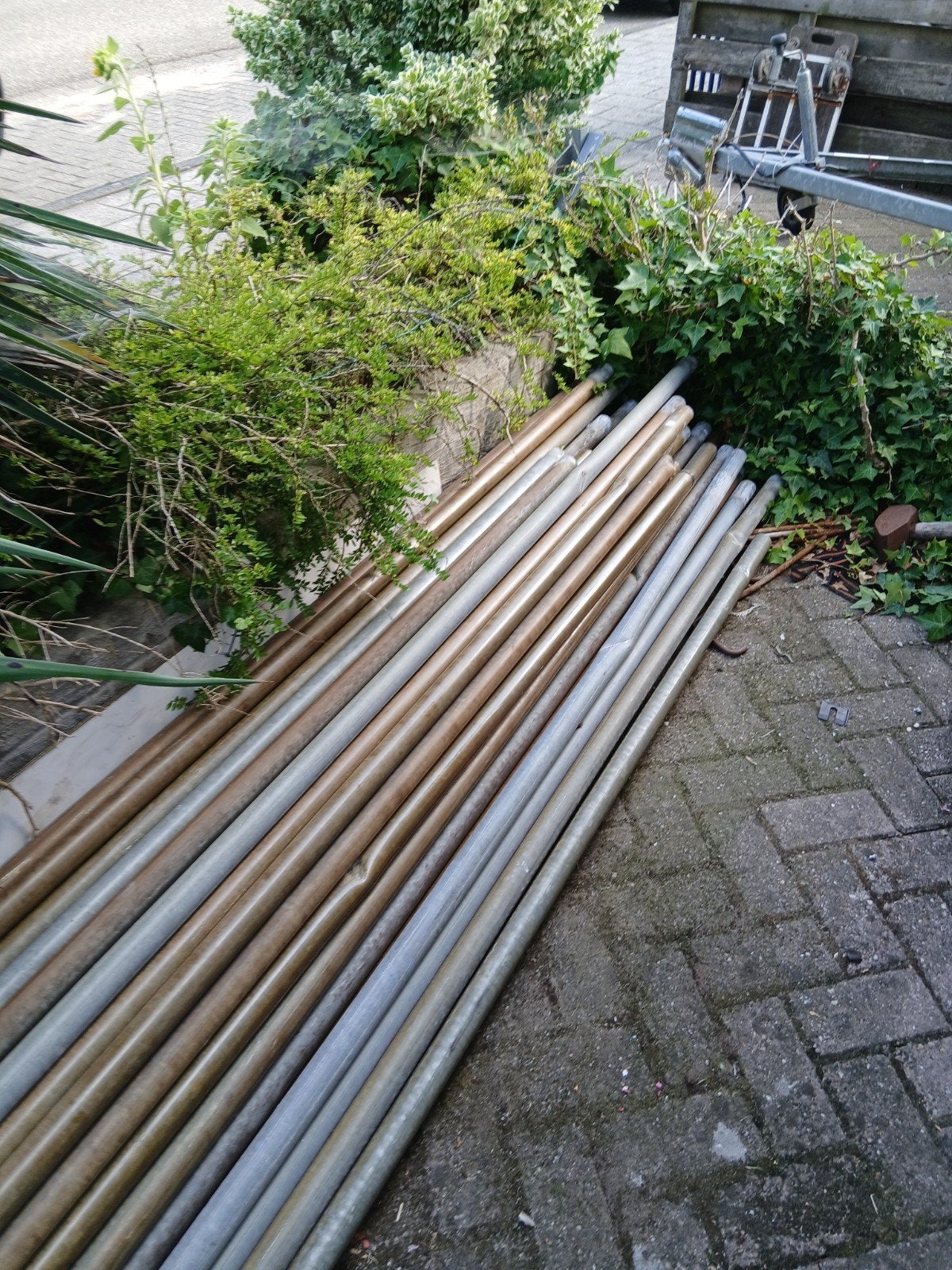 Metalen buizen - diverse lengtes  ongeveer 70st, Doe-het-zelf en Verbouw, Hout en Planken, Ophalen, Gebruikt, 25 tot 50 mm, Overige typen