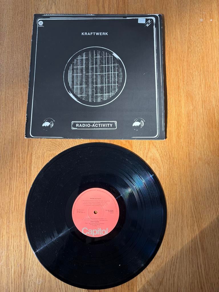 Kraftwerk - Radio-Activity LP (1975) - Originele Persing, Gebruikt, Originele persing, Ophalen of Verzenden, 1970 - 1979