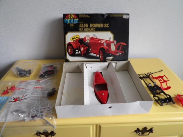 BBURAGO BOUWDOOS ALFA ROMEO, Hobby en Vrije tijd, Modelbouw | Auto's en Voertuigen, Overige merken, Auto, Groter dan 1:32, Ophalen of Verzenden