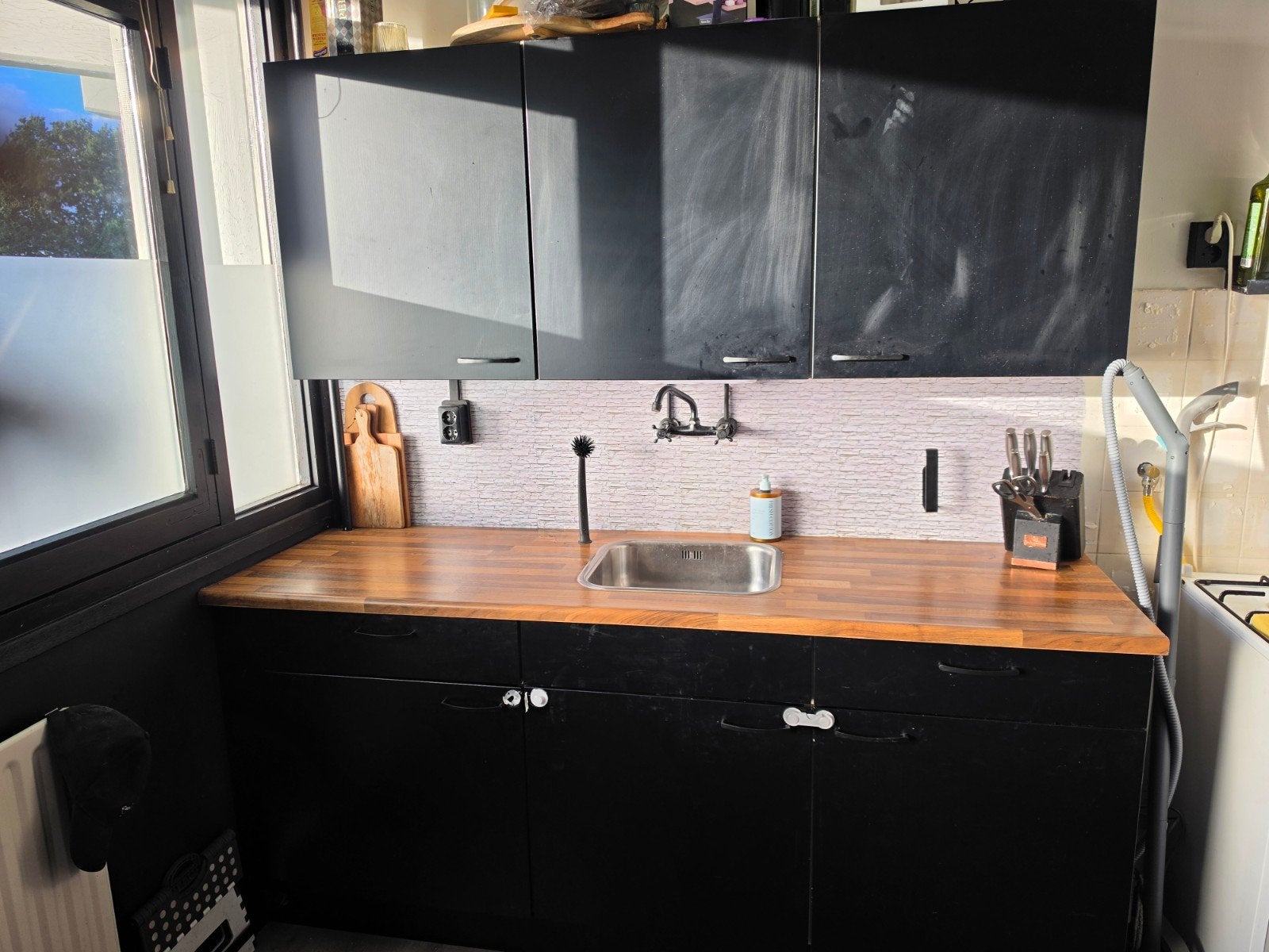Compacte zwarte keuken met houten blad, Ophalen, Gebruikt, Zwart, Enkelwandige keuken