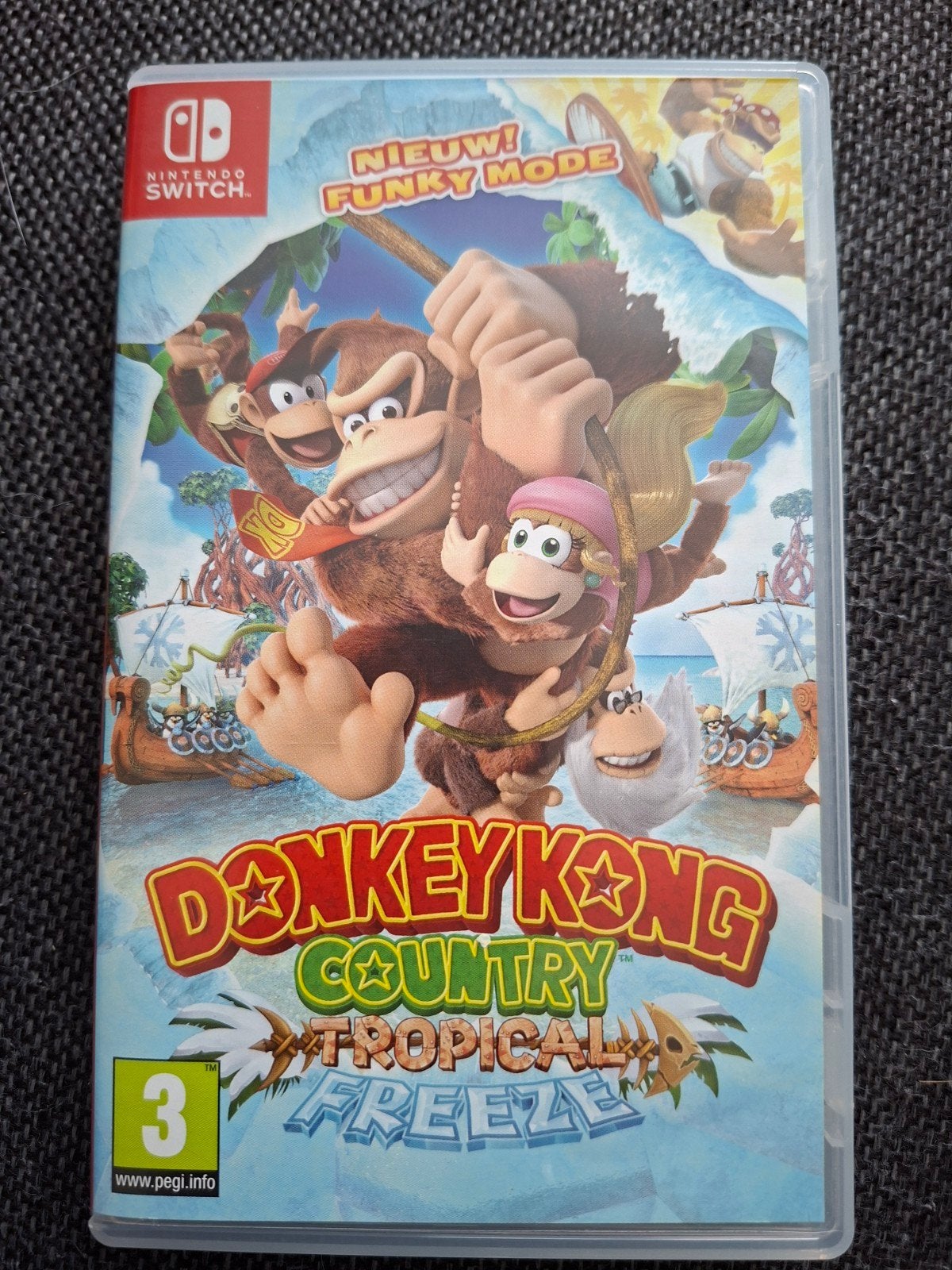 Donkey Kong Country Tropical Freeze Nintendo Switch, Ophalen of Verzenden, Zo goed als nieuw, Met games