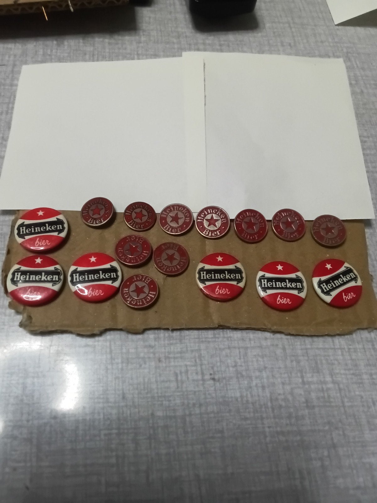 Diverse speldjes en buttons van ""HEINEKEN BIER "", Ophalen of Verzenden, Gebruikt, Overige onderwerpen