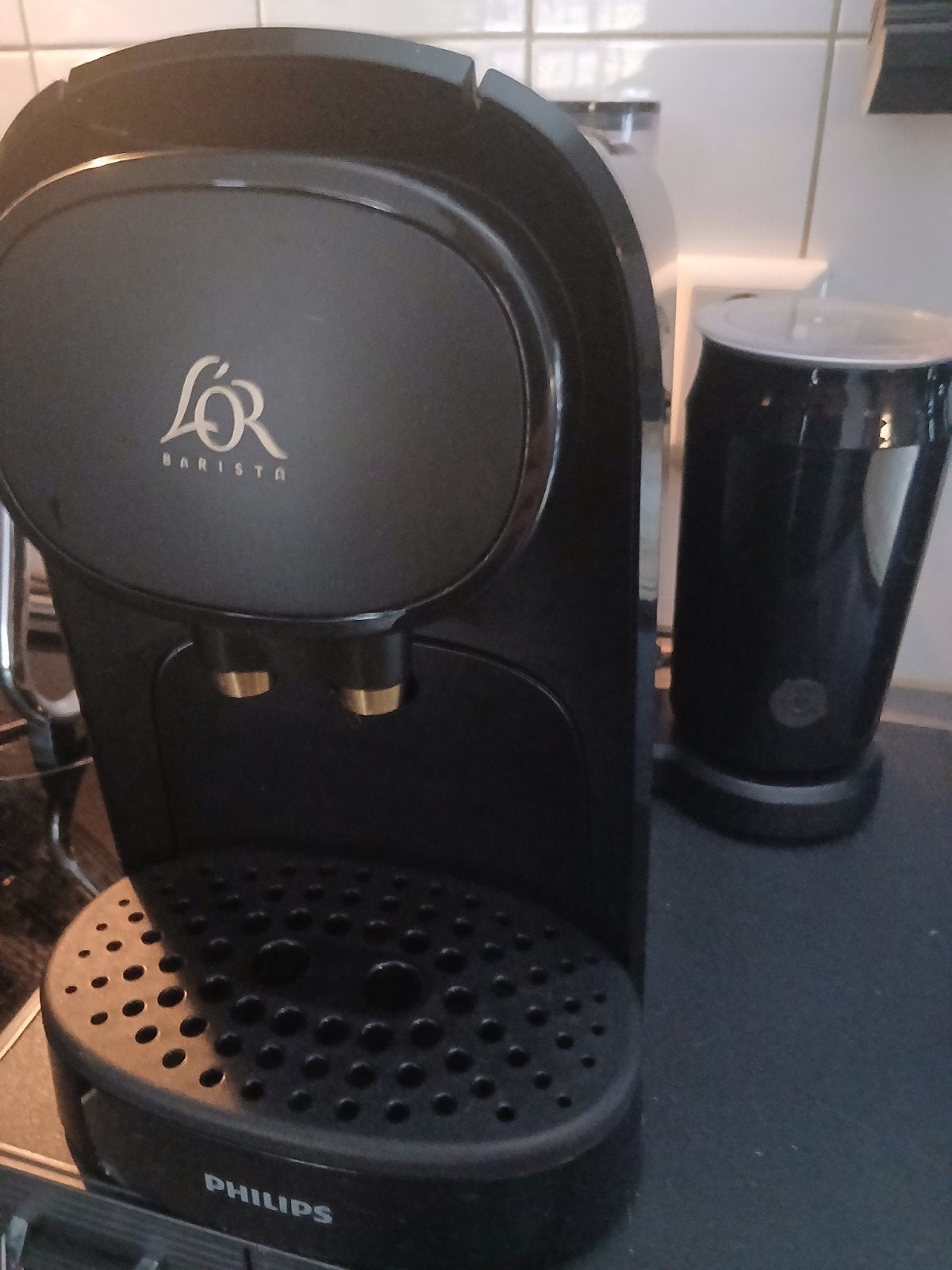 Philips L'OR Barista met melkschuimer, Ophalen, Koffiemachine, Zo goed als nieuw, Koffiepads en cups