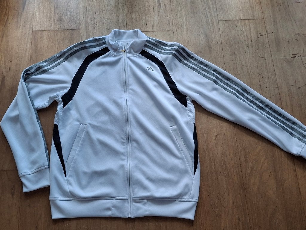 Vintage wit Adidas trainingsjack 2006 maat M/L?, Kleding | Heren, Sportkleding, Ophalen, Maat 48/50 (M), Wit, Adidas
