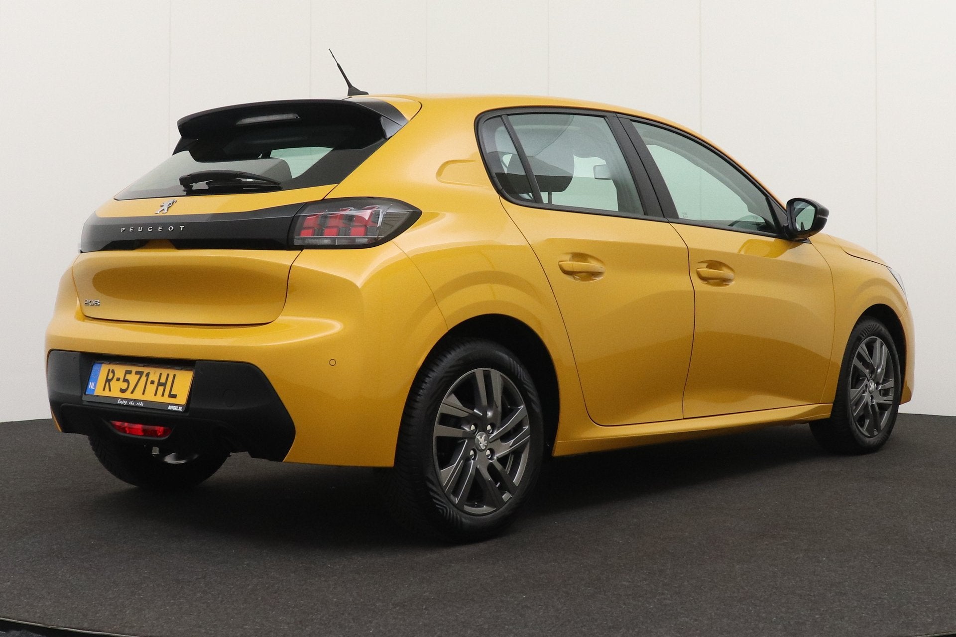 Peugeot 208 1.2T Active Pack Carplay Navi 16'LMV (bj 2022), Auto's, Voorwielaandrijving, Dealer onderhouden, Stof, 1199 cc