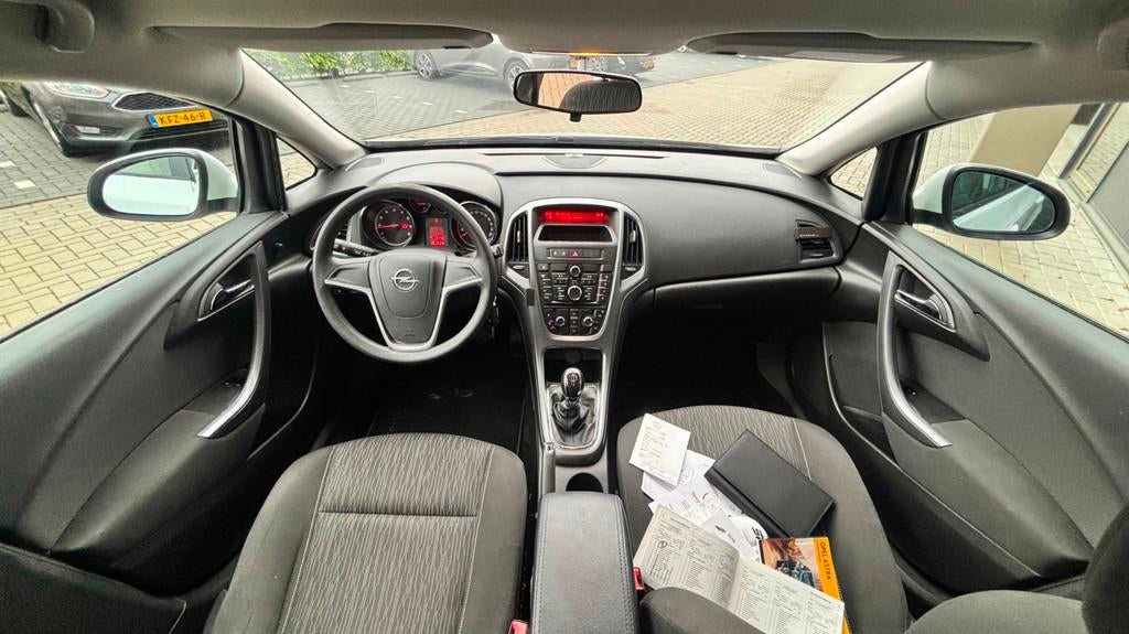 Opel Astra 1.4 Selection 5DRS | AIRCO | TREKHAAK | BLUETOOTH, Euro 5, Stof, Gebruikt, 4 cilinders