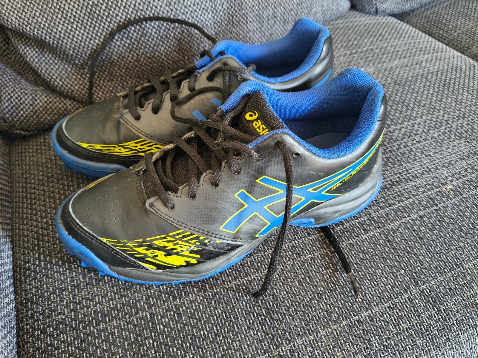 Asics sportschoenen - maat 36 korfbal of volleybal, Sport en Fitness, Korfbal, Ophalen of Verzenden