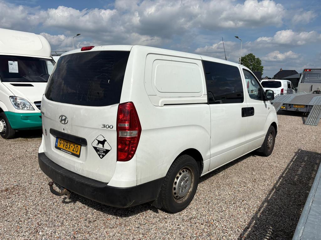 Hyundai H 300 2.5 CRDi Dubbele Cabine Motor Defect, Auto's, Bestelauto's, 13 km/l, Gebruikt, Zwart, Electronic Stability Program (ESP)