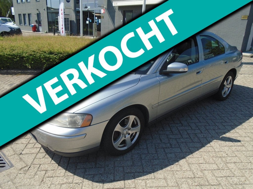 Volvo S60 2.4 D5 Momentum Nieuwe Apk, Auto's, Volvo, Gebruikt, Zwart, 1494 kg, S60