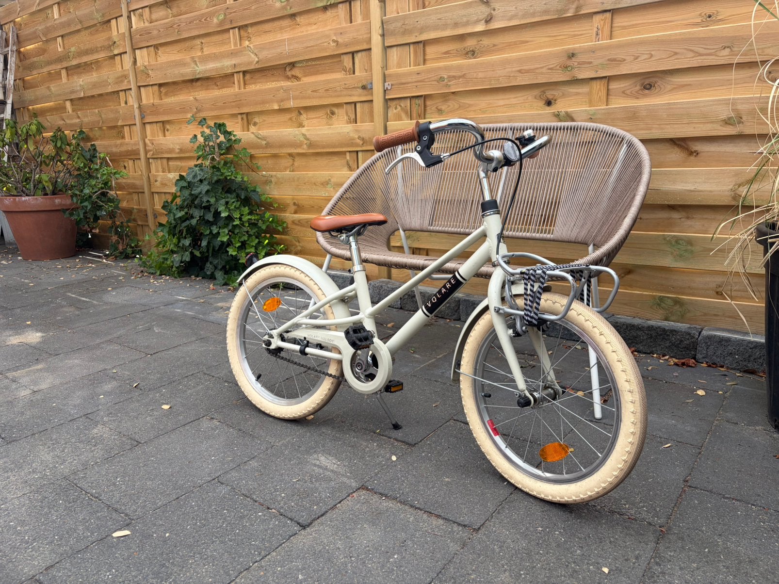 Volare Melody 18 inch fiets, Fietsen en Brommers, Fietsen | Meisjes, Terugtraprem, Gebruikt, Ophalen of Verzenden, Handrem